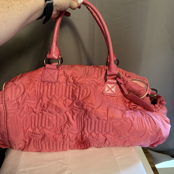 Juicy Couture Pink Duffle Tote Bag Purse Vintage Gothic Logo Daydreamer Y2k - Picture 1 of 16